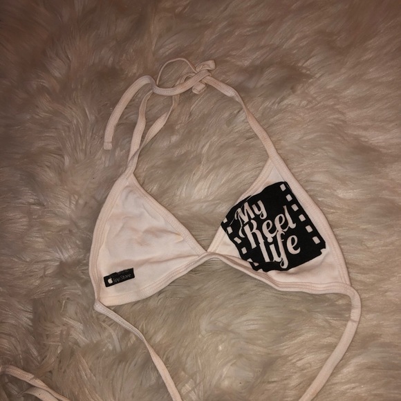 👙(4) beautiful bikini top bundle - Picture 6 of 7